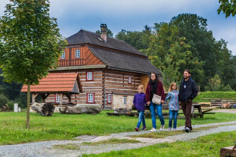 Cestou necestou po Českej republike: Ľudová architektúra a skanzeny